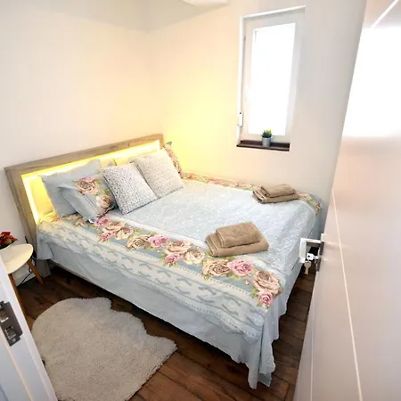 C L E A N&c O Z Y * Divčibare