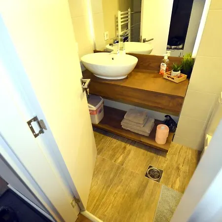 C L E A N&c O Z Y * Divčibare