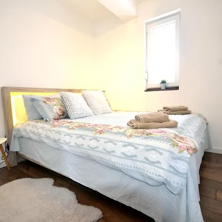 דירה C L E A N&c O Z Y