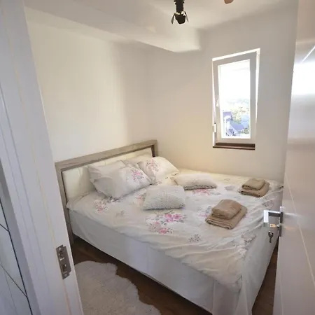 C L E A N&c O Z Y דירה