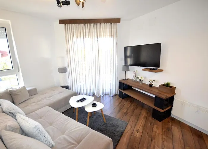 C L E A N&c O Z Y 公寓