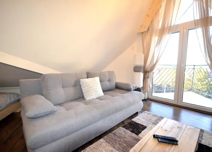 C L E A N&c O Z Y 公寓