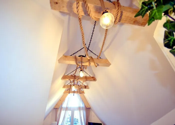 C L E A N&c O Z Y 公寓