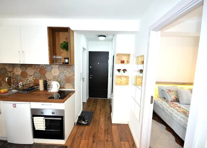 C L E A N&c O Z Y 公寓